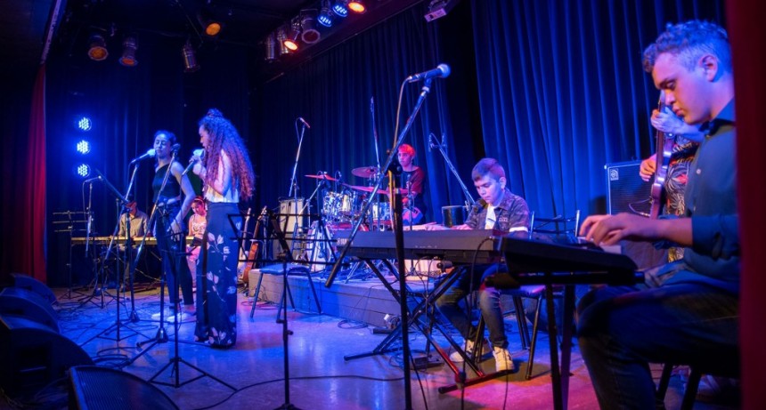 La Escuela Municipal de Música cerró el año con un concierto en el Pedro Barbero 