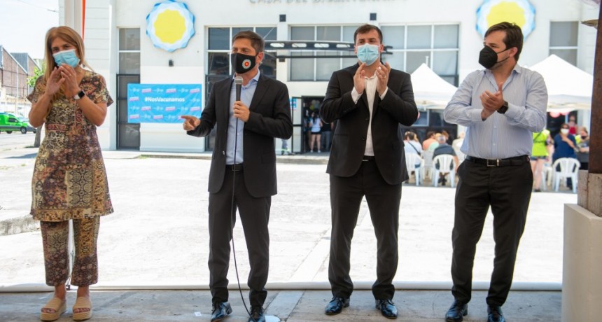 Kicillof anunció la vacunación libre con tercera dosis para mayores de 60 años, trabajadores de la salud e inmunodeprimidos 