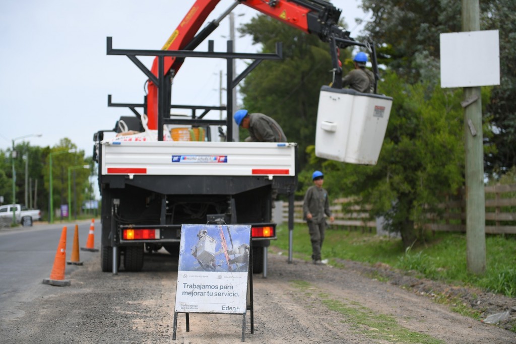 EDEN REALIZA UNA IMPORTANTE OBRA DE AMPLIACIÓN DE LA RED ELÉCTRICA EN CAMPANA