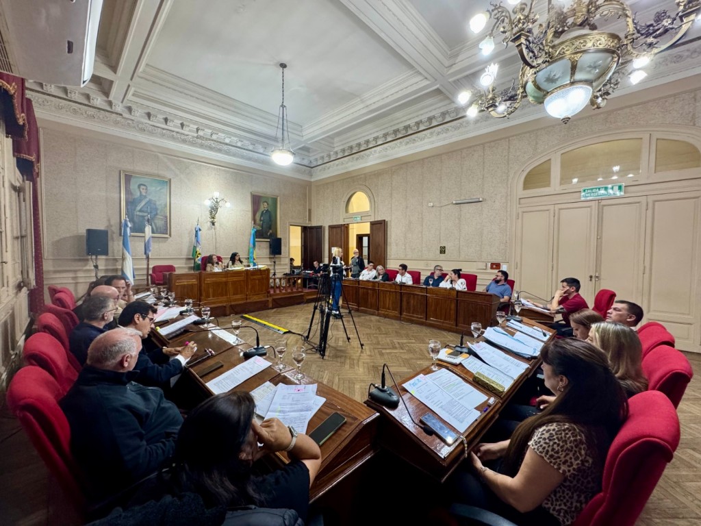 Tras quedarse con todas las autoridades del HCD, el oficialismo avanza con cambios al reglamento “para limitar el debate”