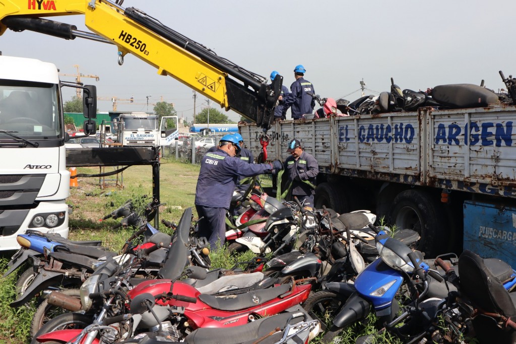 El Municipio destruirá más de 2.000 vehículos secuestrados y abandonados en la vía pública