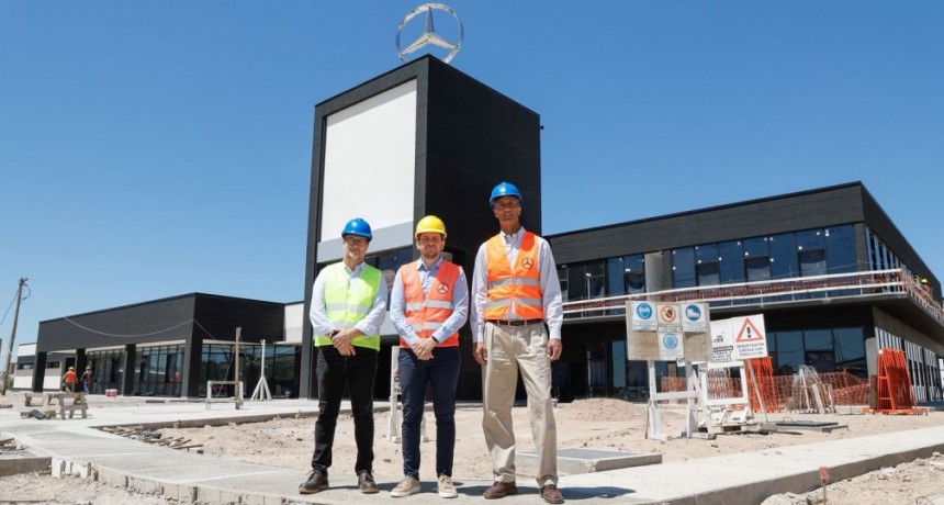 Mercedes-Benz Camiones y Buses y la Municipalidad de Zárate firman un  convenio para impulsar el desarrollo industrial y la capacitación